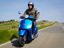 Фото Vespa GTS Super 300 ie ABS  №1